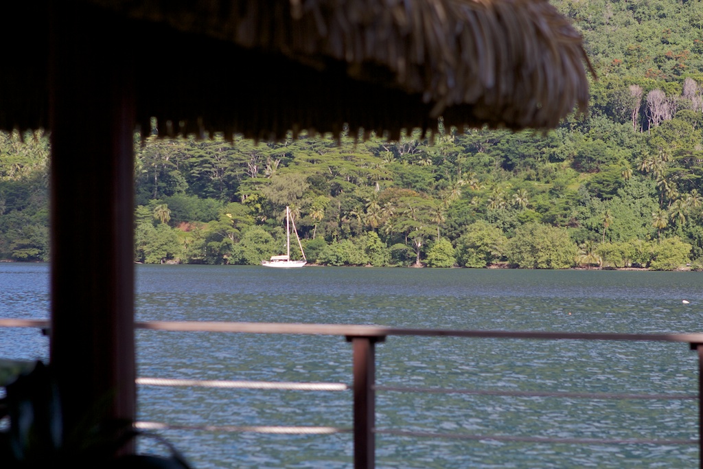 Cooks Bay, Mo'orea & Fare, Huahine